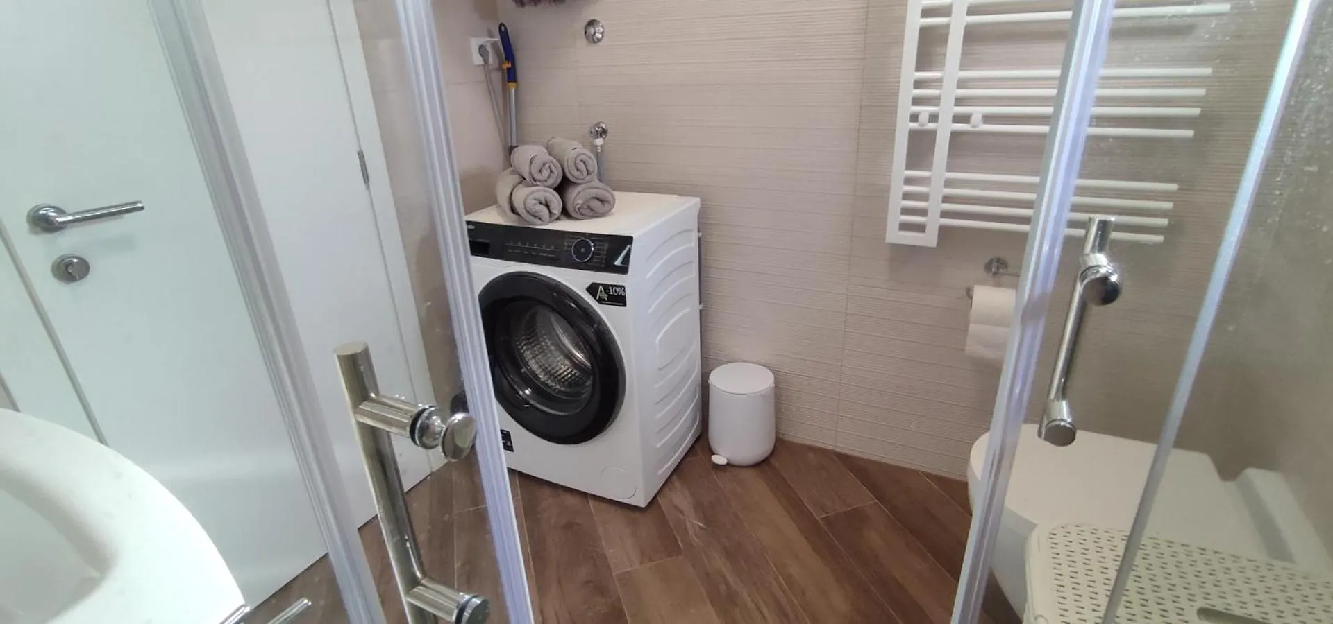Sunny Oasis Apartment - High Ground Floor With Sunny Terrace & Private Garden!! Medulin