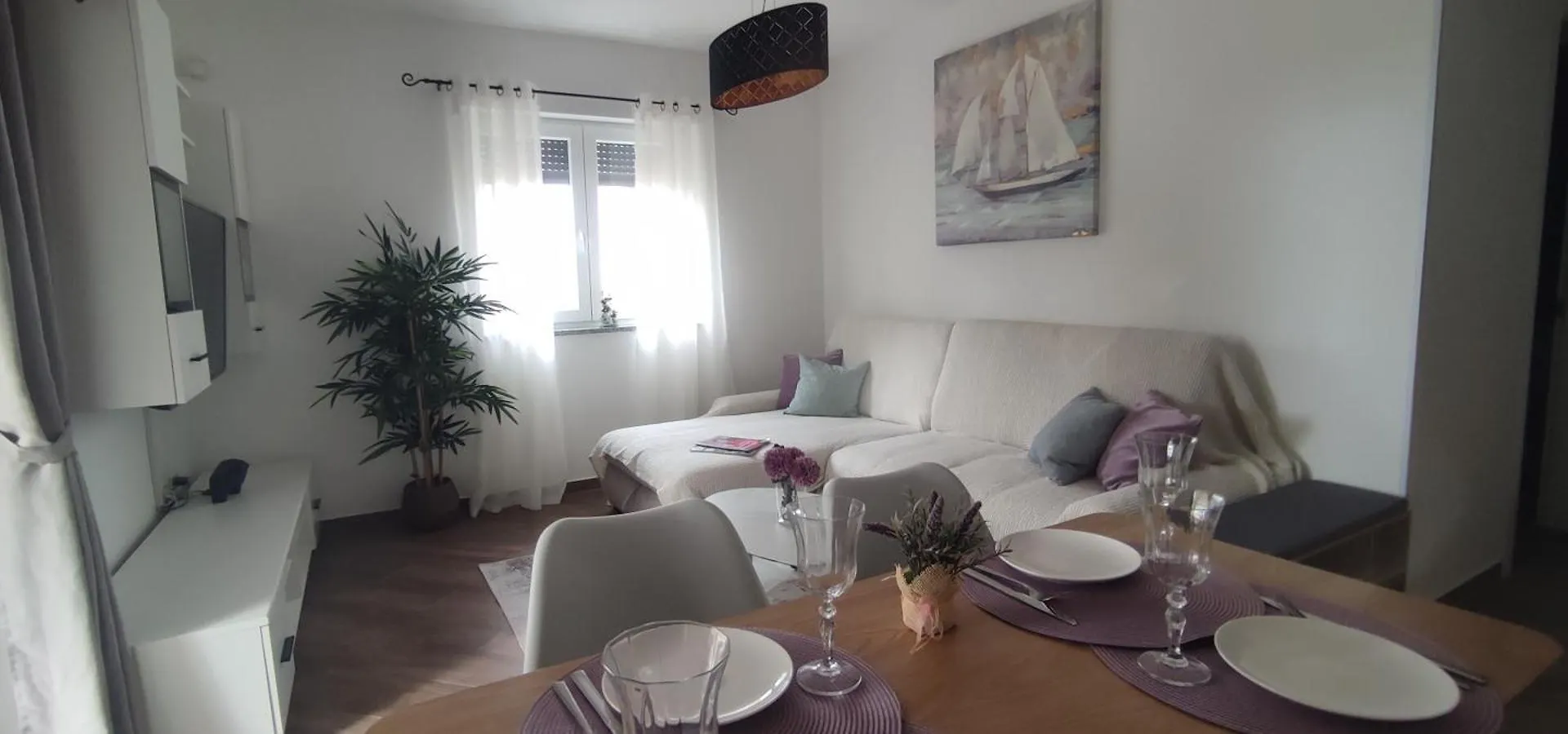 Sunny Oasis Apartment - High Ground Floor With Sunny Terrace & Private Garden!! Medulin