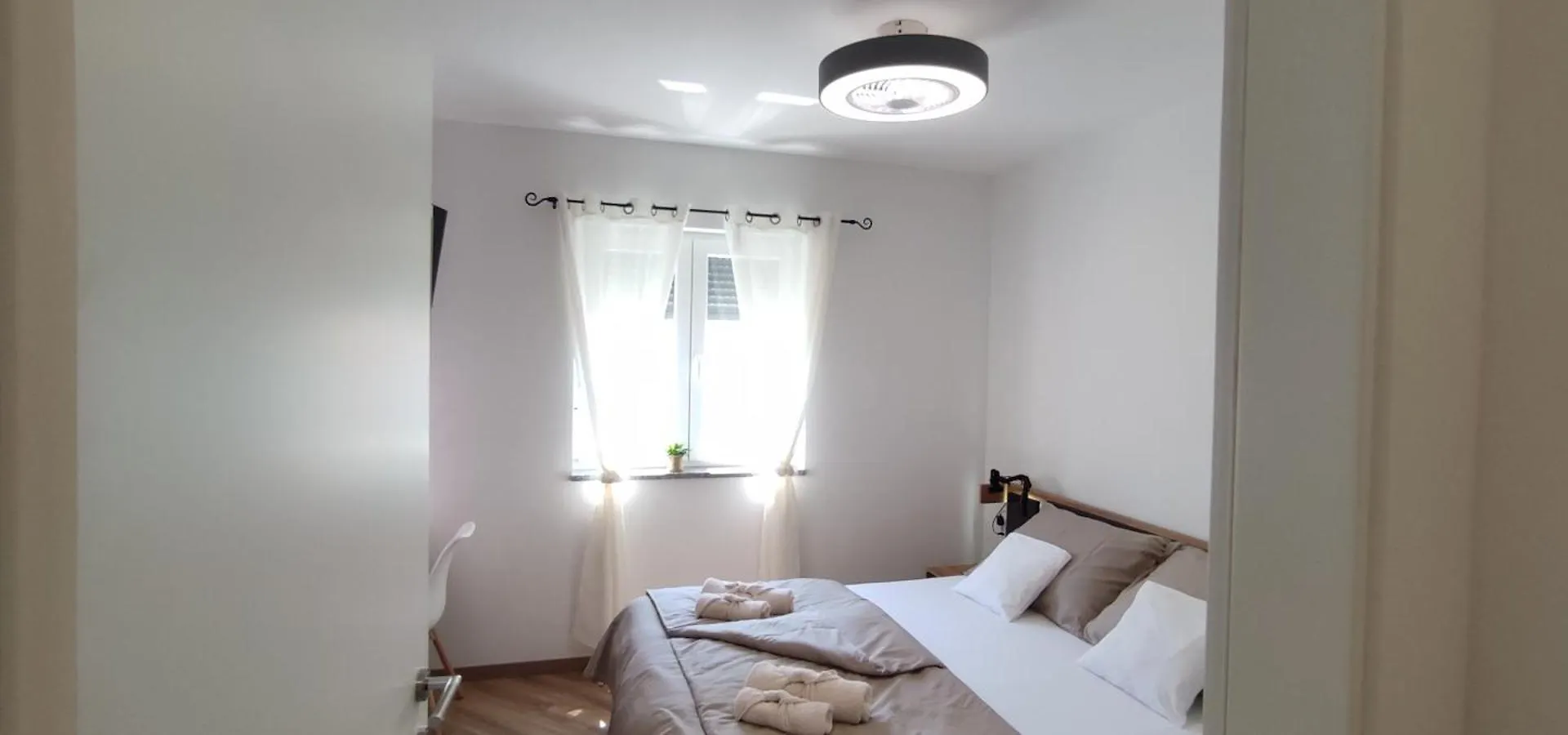 Sunny Oasis Apartment - High Ground Floor With Sunny Terrace & Private Garden!! Medulin