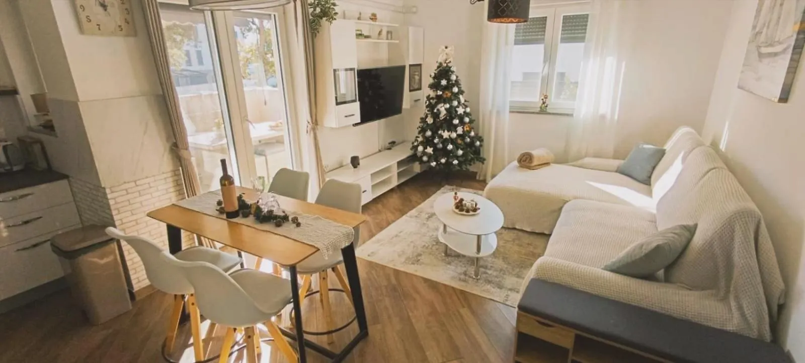 Sunny Oasis Apartment - High Ground Floor With Sunny Terrace & Private Garden!! Medulin