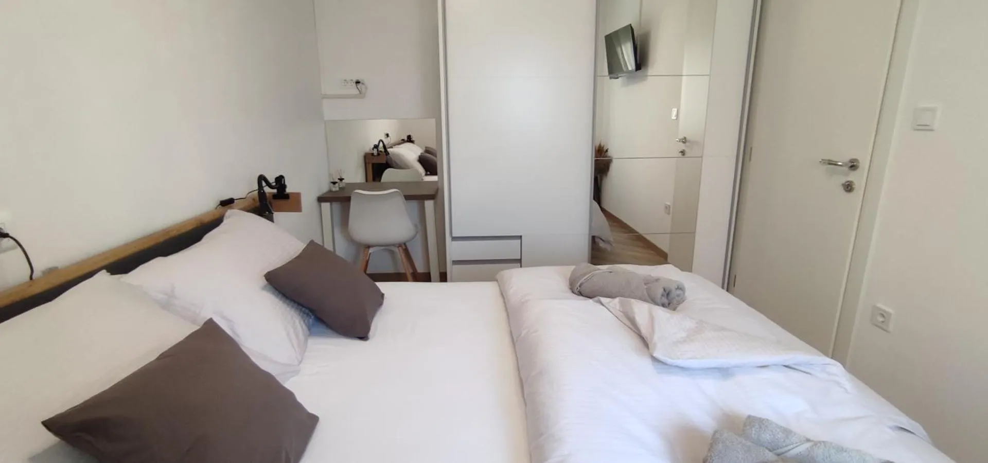 Sunny Oasis Apartment - High Ground Floor With Sunny Terrace & Private Garden!! Medulin