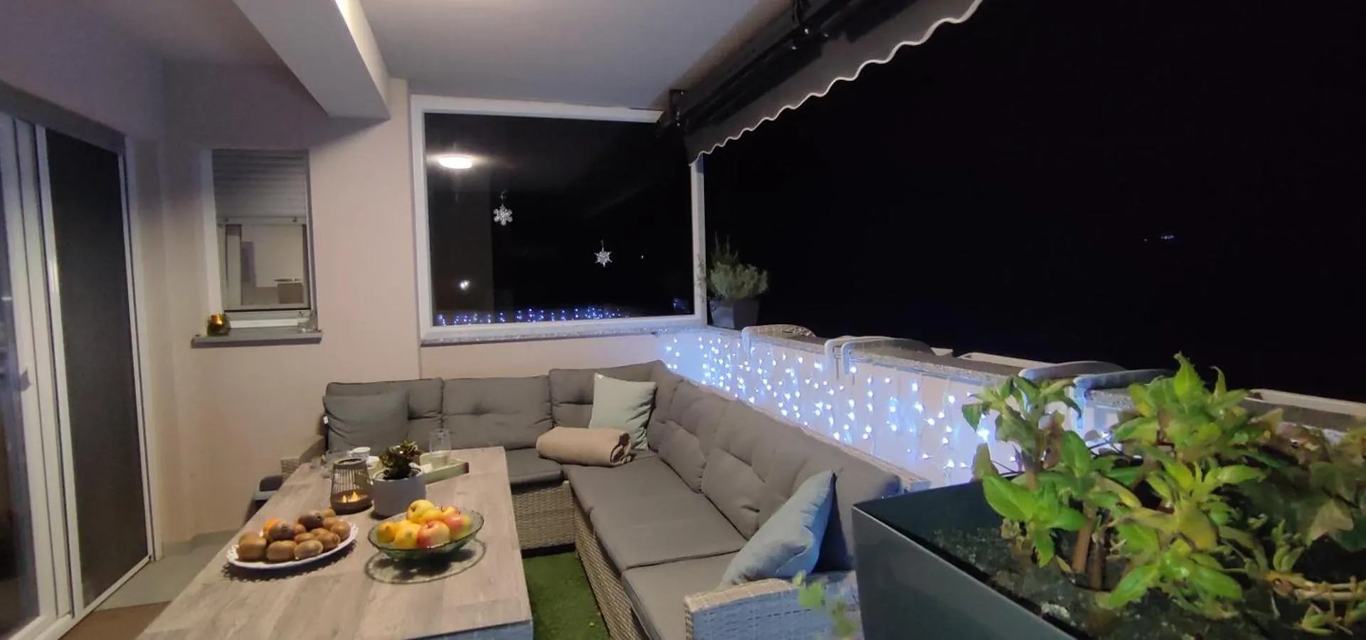Sunny Oasis Apartment - High Ground Floor With Sunny Terrace & Private Garden!! Medulin Croatia